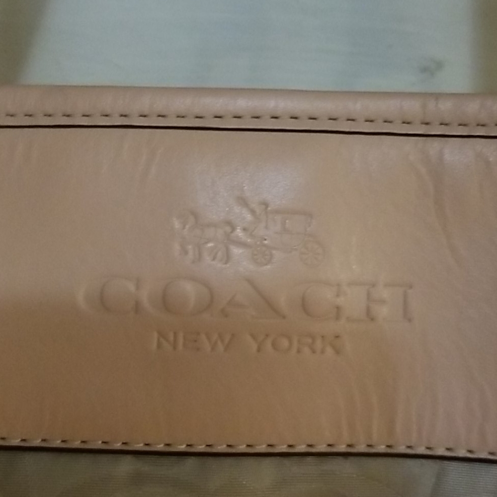 Coach purse - Picture 2 of 4